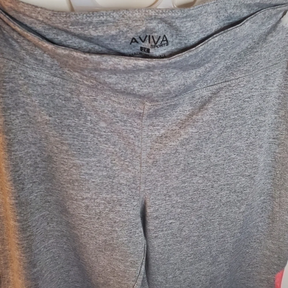 Aviva Sports yoga pants capri Size 2XL